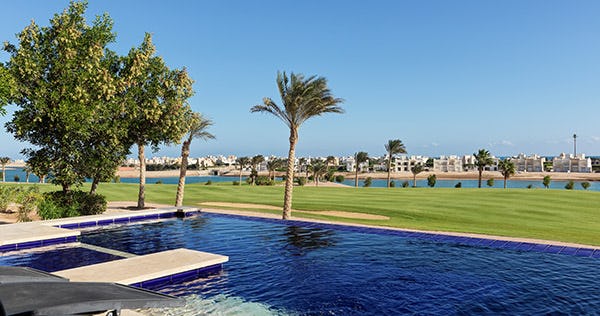 ancient-sands-golf-resort-el-gouna-egypt-three-bedroom-golf-villa-03_11974