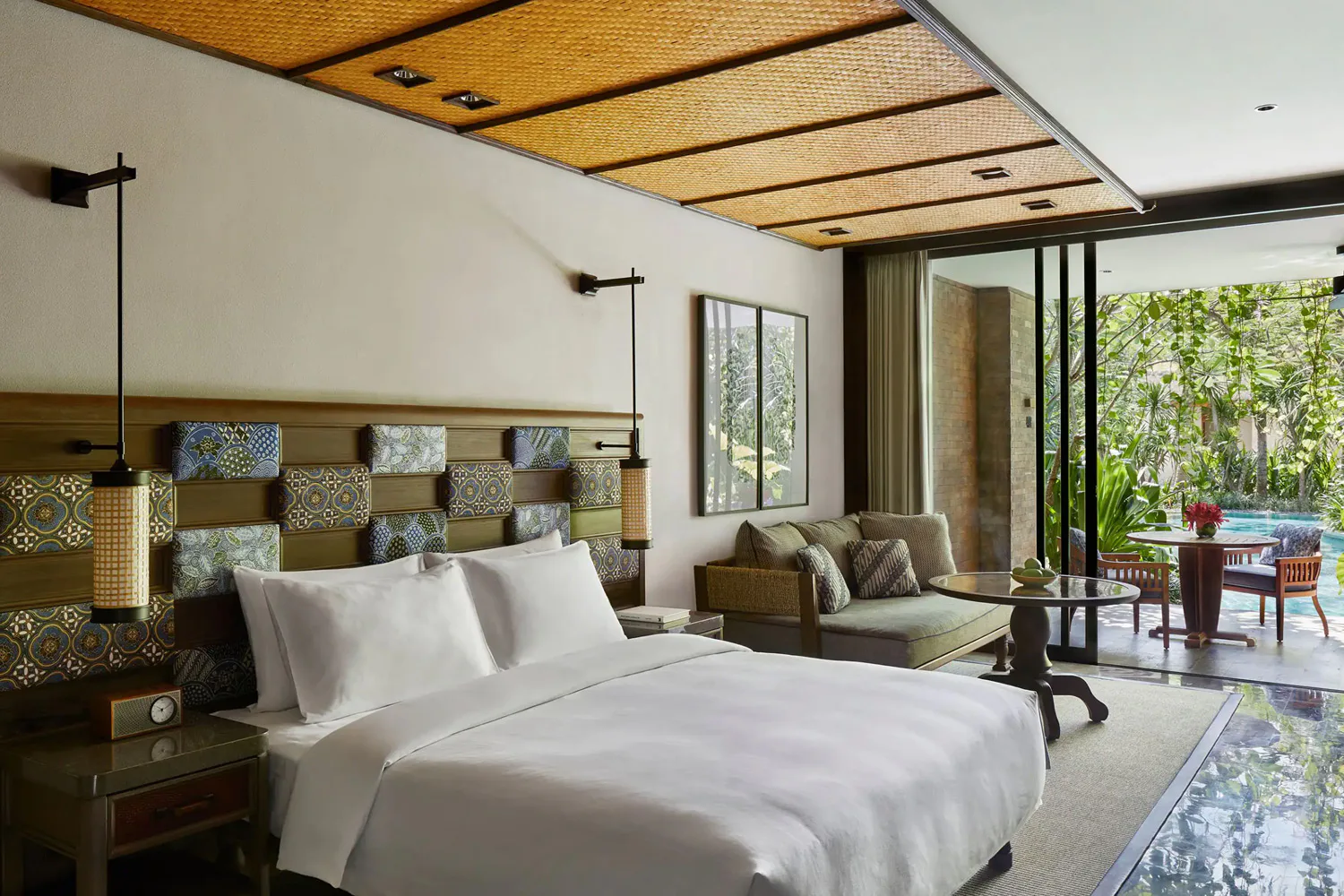 Andaz Suite Lagoon access with 1 King Bed