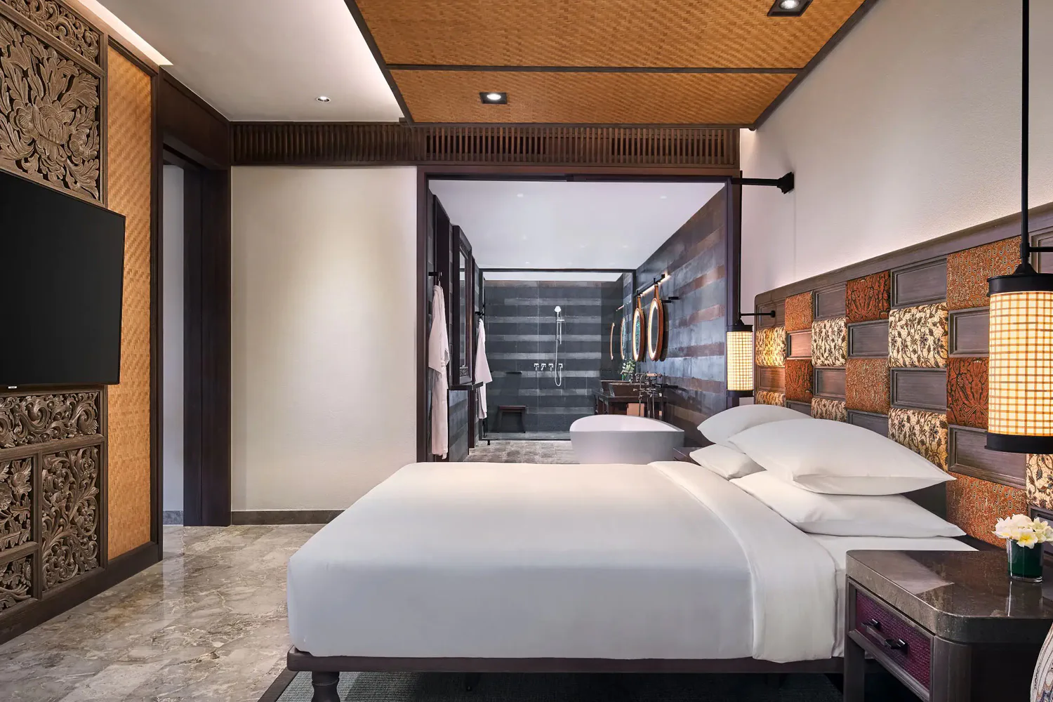 Ocean View Lagoon Suite with 1 King Bed