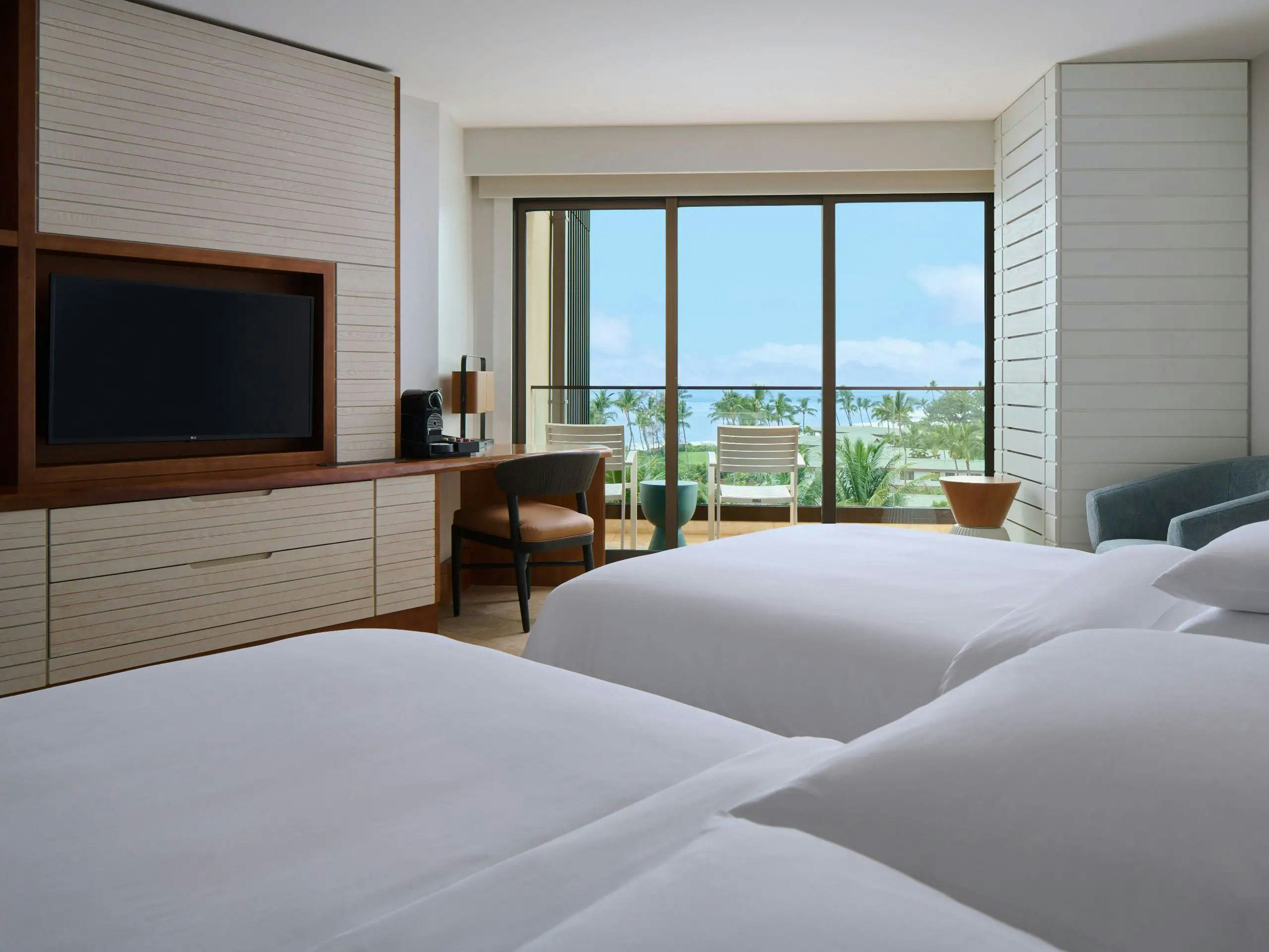 2 Queen Beds Ocean View