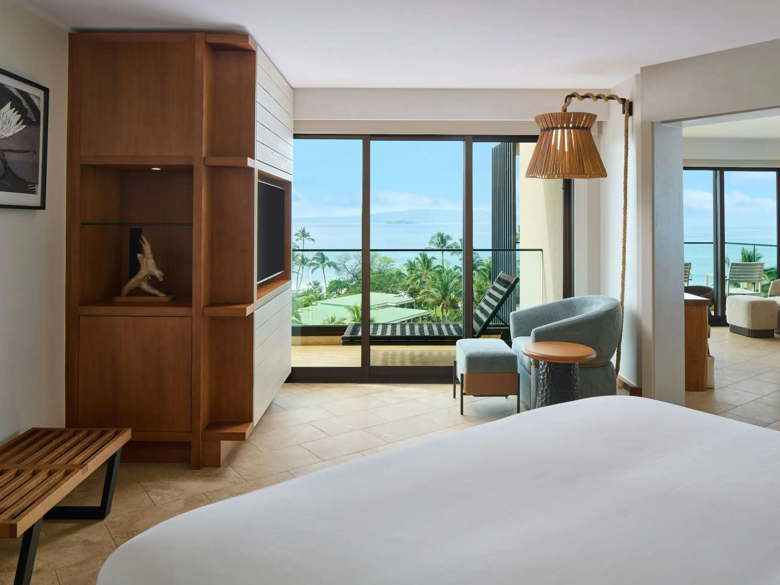 Deluxe Ocean View Suite