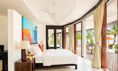 Beachfront Infinity Pool Villa