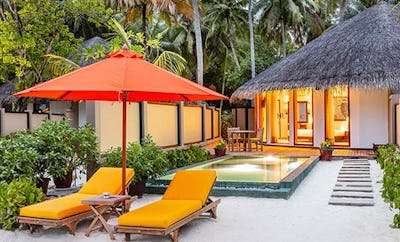 Beachfront Infinity Pool Villa