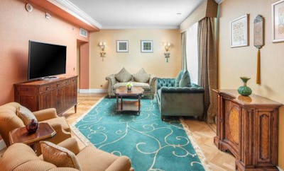 LUXURY SUITES PRESIDENTIAL SUITE