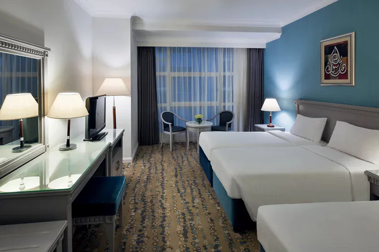 Classic 3 Single Beds City Or Courtyard