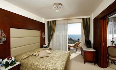 ROYAL EXECUTIVE SUITE