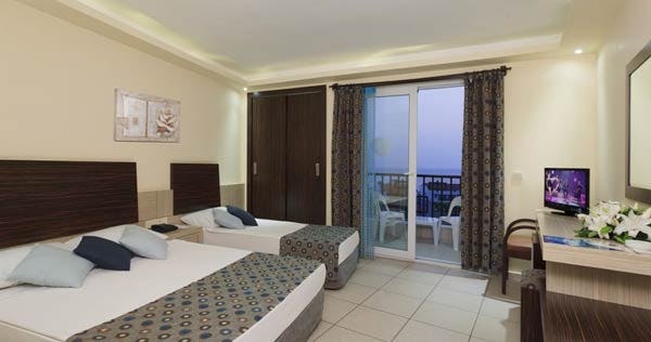 arabella-world-hotel-standard-room-01_11277