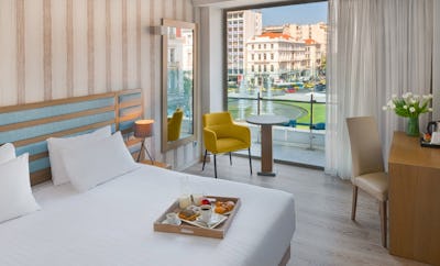 Deluxe Room Fountain view