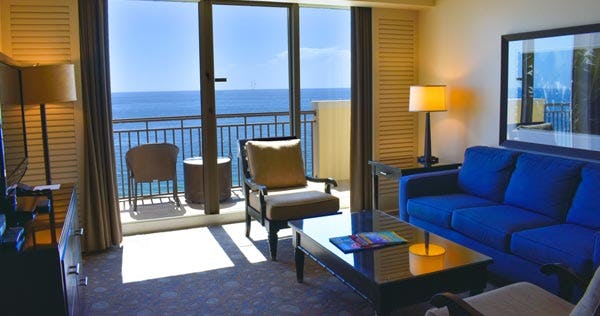 1 Bedroom Oceanfront King Suite
