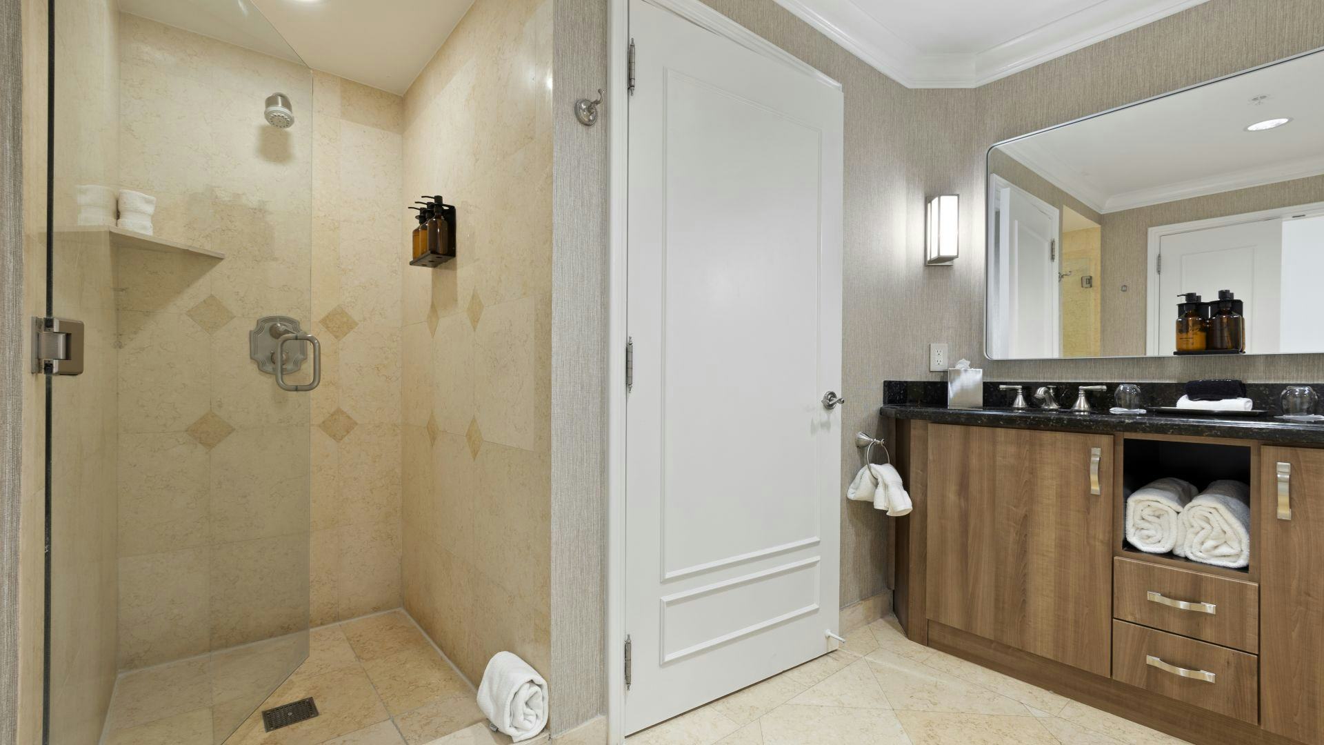 Oceanfront Studio - 2 Queen