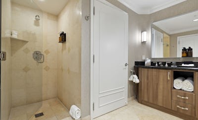 Oceanfront Studio - 2 Queen