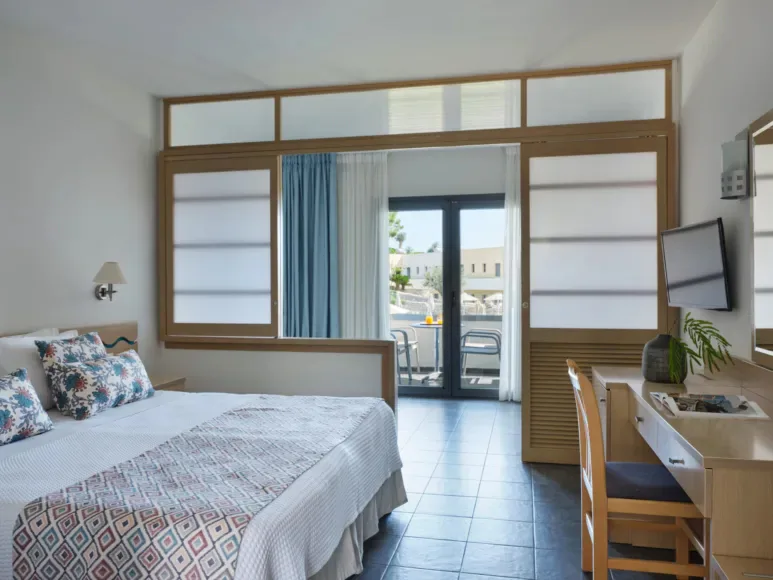 atlantica-mikri-poli-rhodes-family-room-inland-view-with-sliding-door_13761