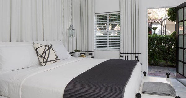 avalon-hotel-palm-springs-regency-room-01_10123