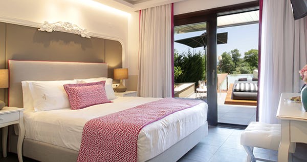 avaton-luxury-hotels-and-villas-halkidiki-deluxe-room-with-private-pool-01_11688