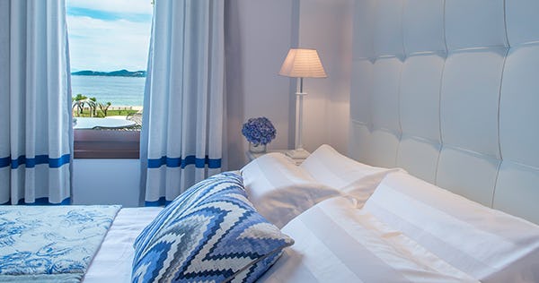 avaton-luxury-hotels-and-villas-halkidiki-deluxe-room-with-sea-view-02_11688