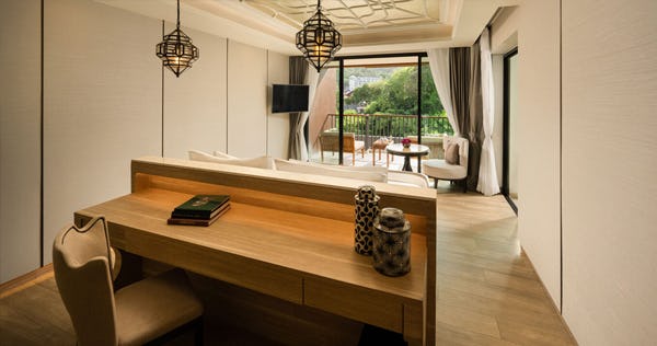 avista-grande-phuket-karon-mgallery-by-sofitel-deluxe-mountain-view-whirlpool-bath-suite_9056