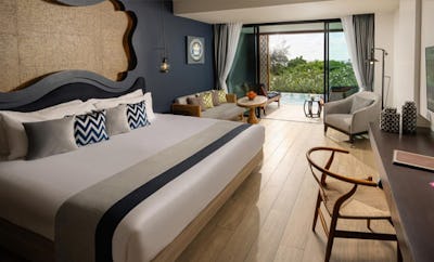 DELUXE SEA VIEW POOL ACCESS SUITE