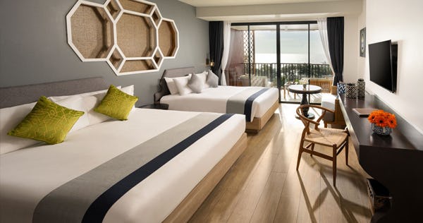 avista-grande-phuket-karon-mgallery-by-sofitel-premier-sea-view-family-room_9056