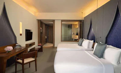 Deluxe Family Room, 1 King Bed & 1 Queen Bed