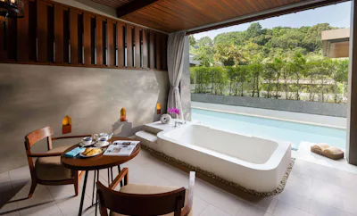 Premier Room, Pool Access & Whirlpool Bath, 1 King Bed