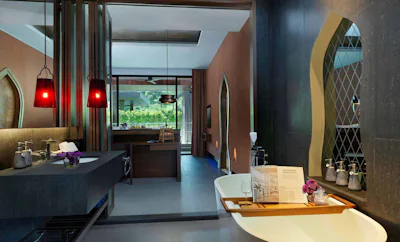 Premier Room, Pool Access & Whirlpool Bath, 1 King Bed