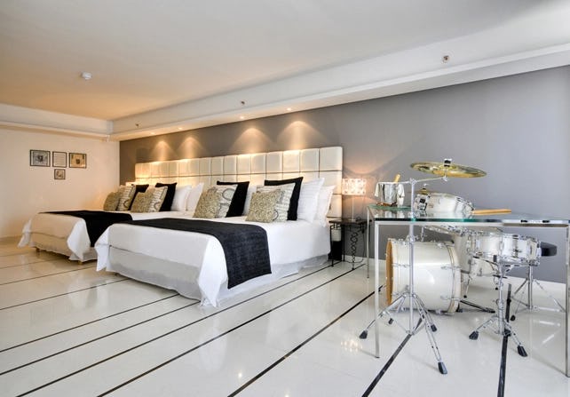 Music Suite with Hot Tub