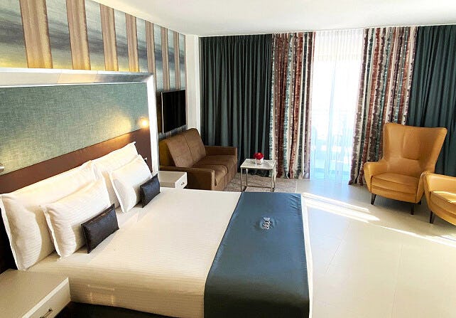 Superior Suite with Hot Tub