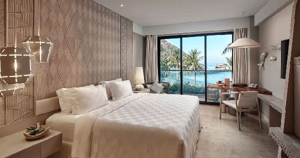 ayana-komodo-waecicu-beach-full-ocean-view-room-01_11607