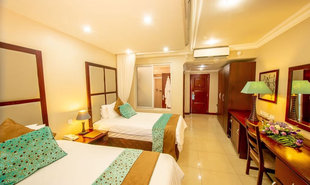 azambezi-river-lodge-zimbabwe-standard-twin-river-facing_11807