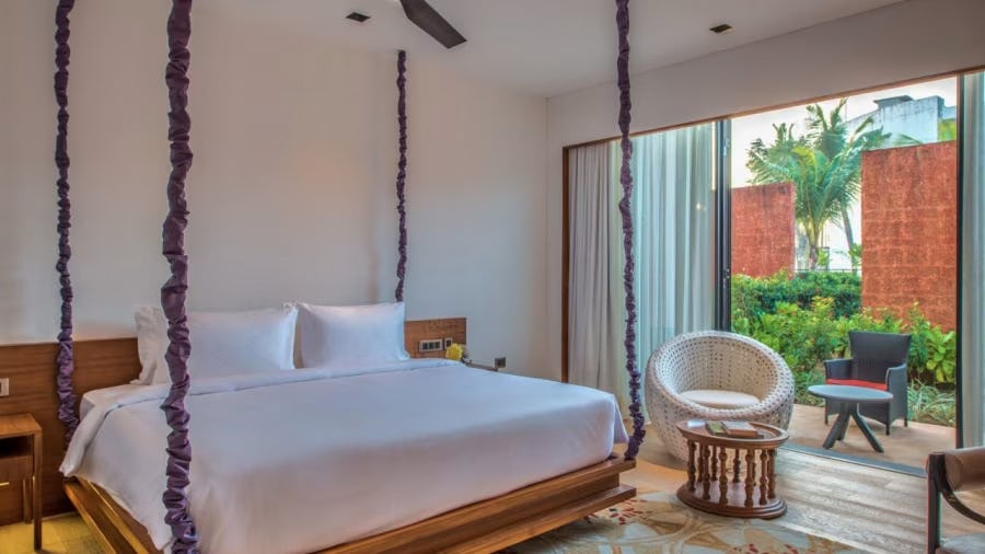 Deluxe Patio King Room