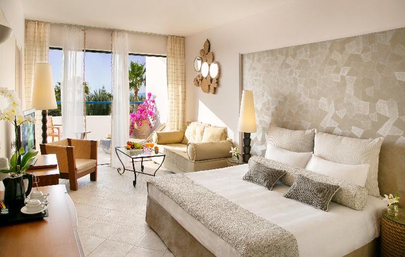 azia-resort-and-spa-paphos-cyprus-family-premium-junior-suite-garden-view-01_12823