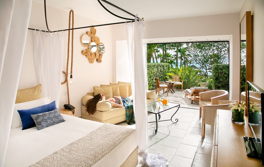 azia-resort-and-spa-paphos-cyprus-junior-suite-sea-view-with-garden-area-01_12823