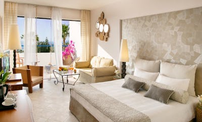 PREMIUM JUNIOR SUITE SEA VIEW