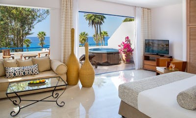 PREMIUM VIP JUNIOR SUITE SEA VIEW