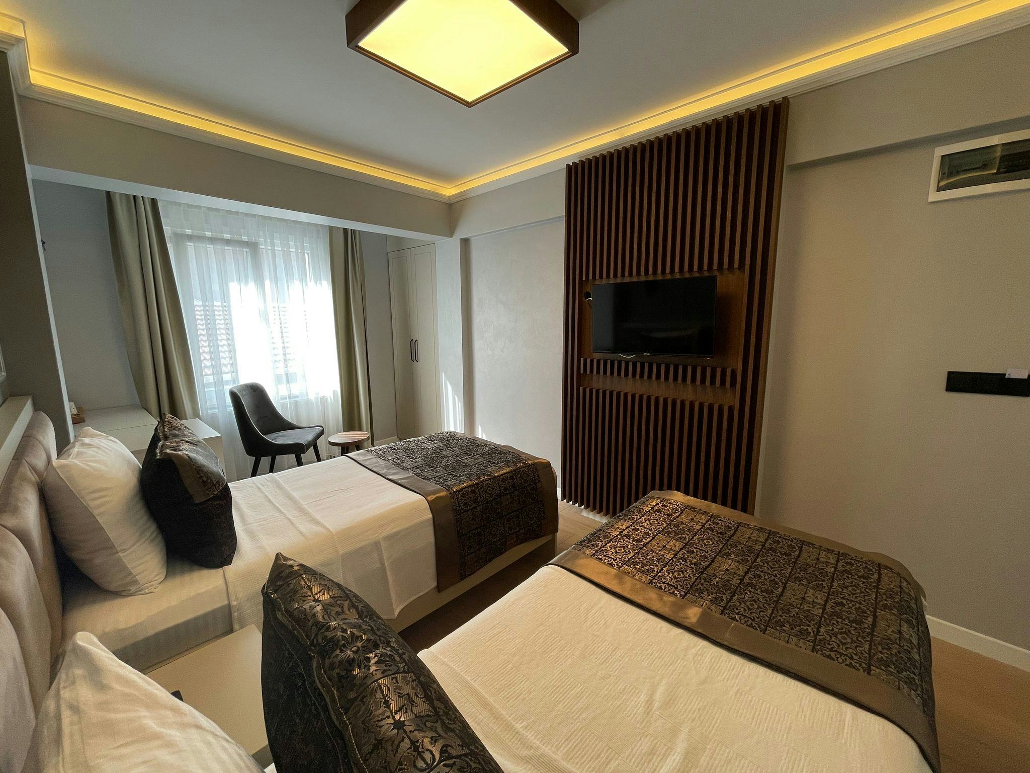azra-sultan-hotel-istanbul-turkey-double-room-01_13390