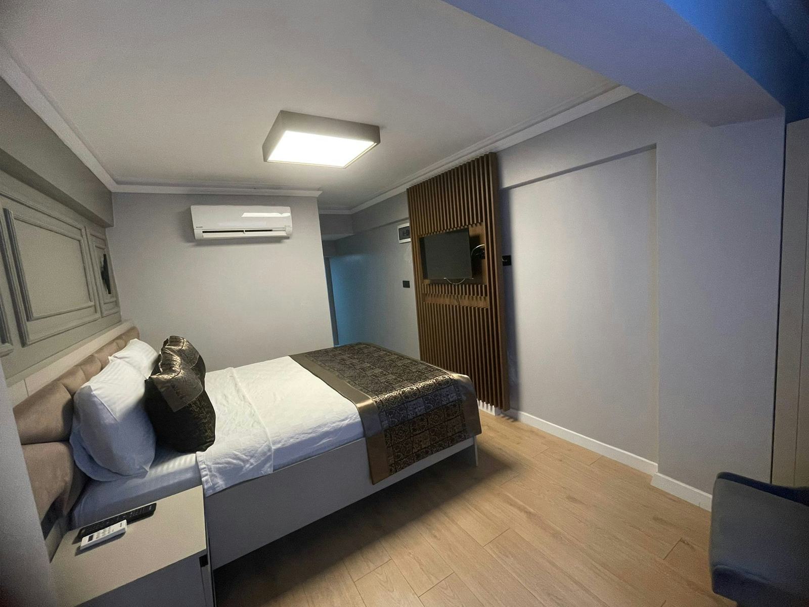 azra-sultan-hotel-istanbul-turkey-loft-suite-room-01_13390