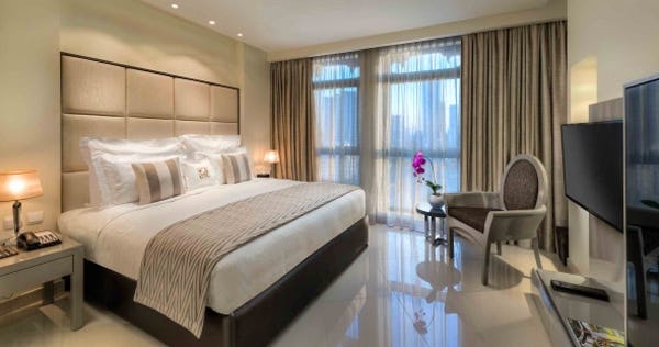 bahi-ajman-palace-hotel-deluxe-suite-01_5097