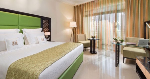 bahi-ajman-palace-hotel-lifestyle-club-room-01_5097