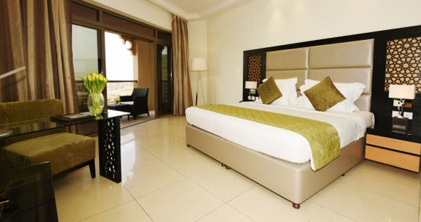 bahi-ajman-palace-hotel-one-bedroom-residence-01_5097
