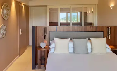 King Deluxe Family Connecting Rm-lagoon View