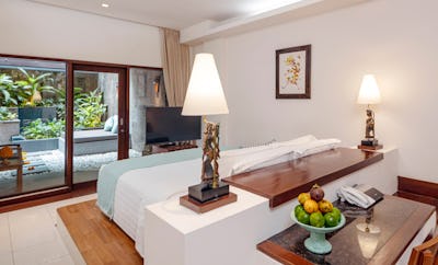 Private Courtyard Club