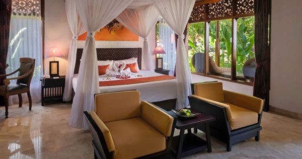 bali-tropic-resort-and-spa-suite-room_9365