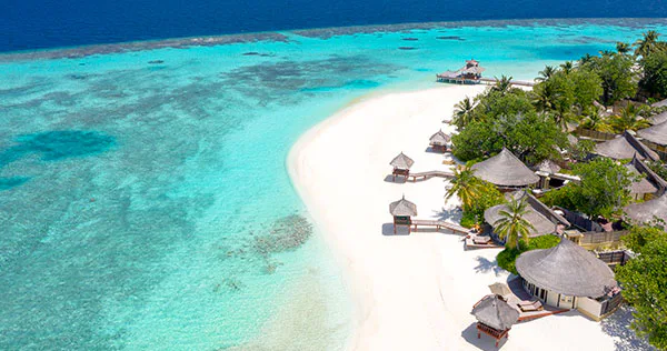 banyan-tee-vabbinfaru-beachfront-pool-villa-04_213