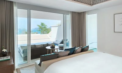 Partial Ocean Pool Suite - King