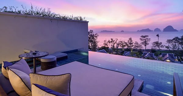 Premium Ocean Pool Suite - King