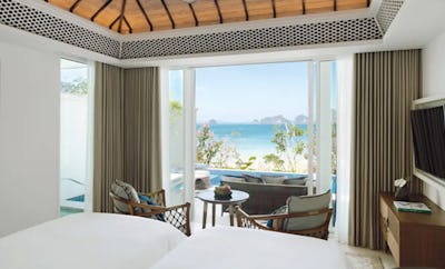 Premium Ocean Pool Suite - Twin