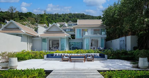 Presidential Beachfront Pool Villa