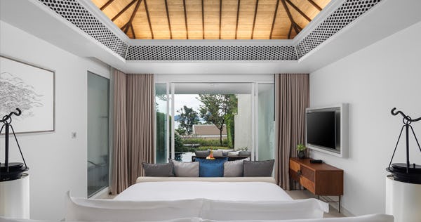 Wellbeing Sanctuary Pool Suite - King