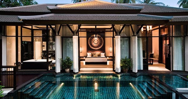 Deluxe pool villa