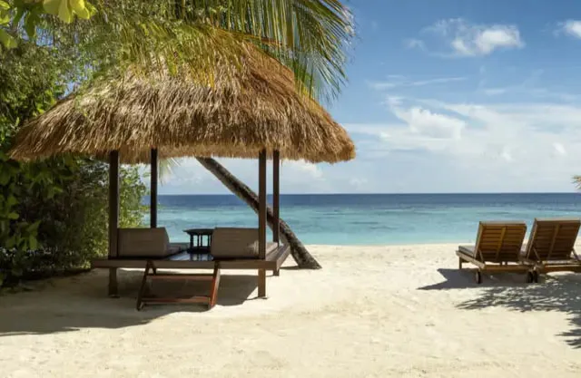 banyan-tree-vabbinfaru-maldives-oceanview-pool-villa-01_213